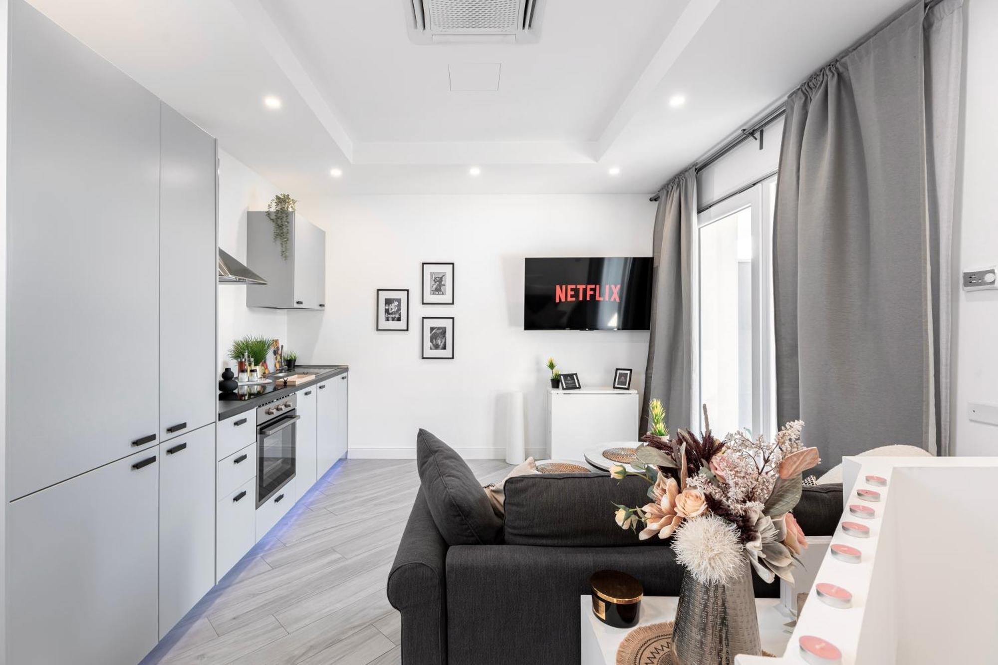 Luxury - Jacuzzi Apartments Near Rome Velletri Buitenkant foto