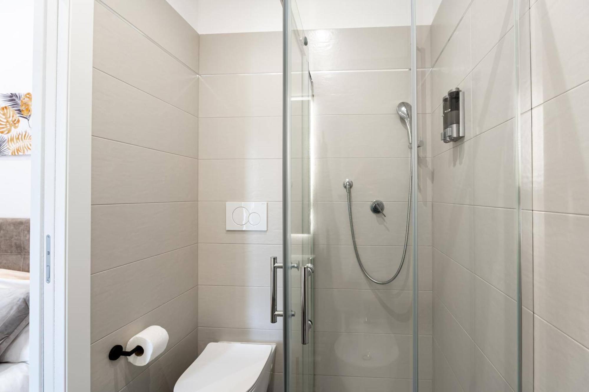 Luxury - Jacuzzi Apartments Near Rome Velletri Buitenkant foto